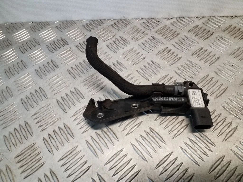 Exhaust gas pressure sensor – Audi A5 Sportback 8TA (2009-2016)