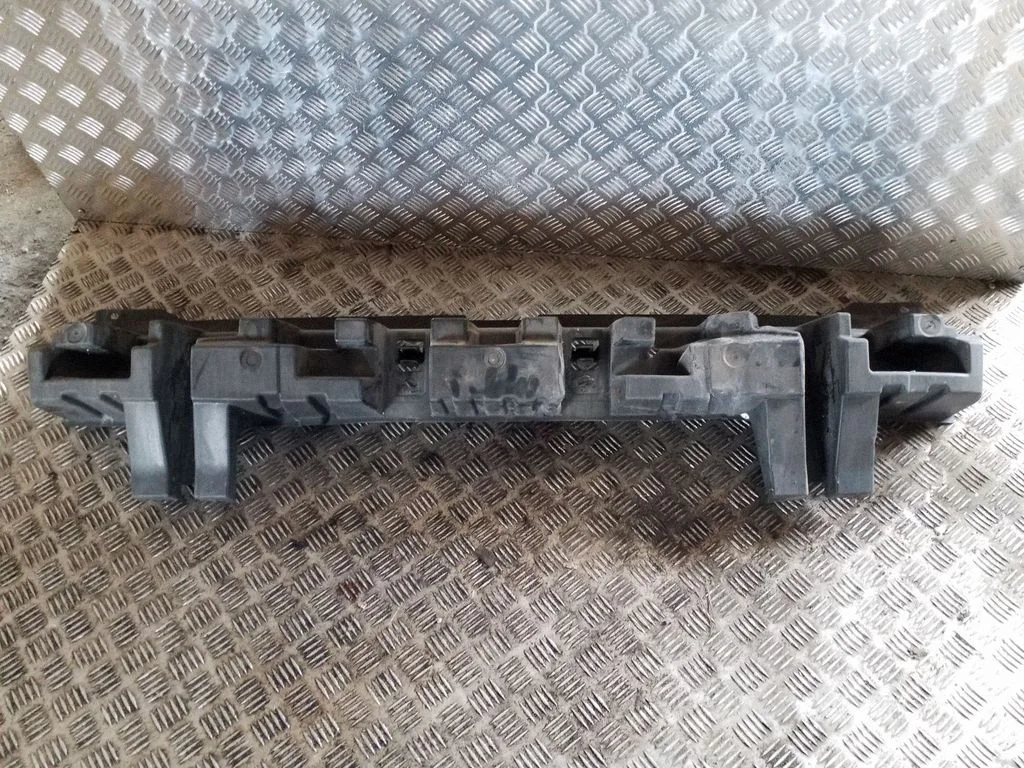 Galinis sustiprinimas bamperio