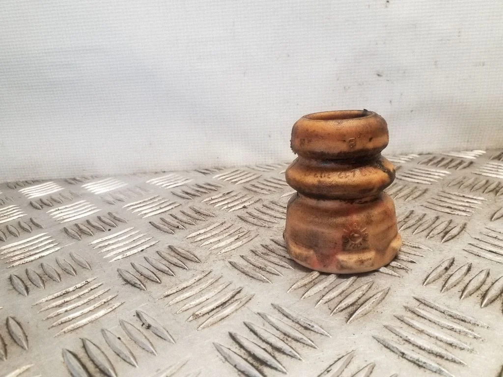 Priekinis amortizatoriaus slopintuvas (atboinikas)