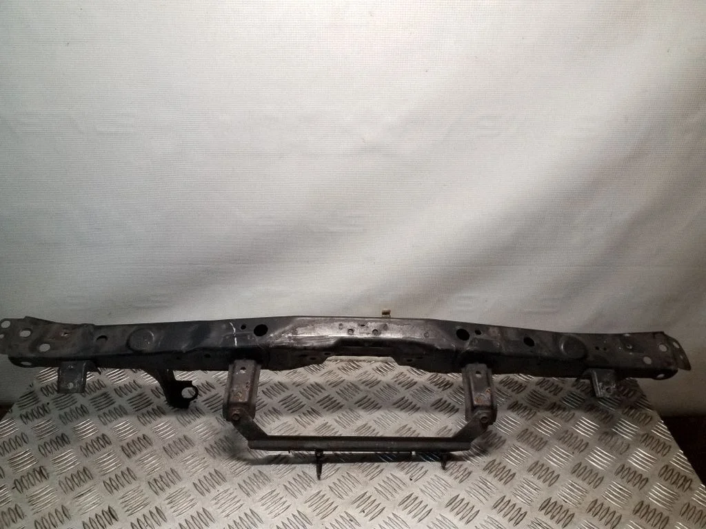 Radiatoru paneļa augšējā daļa