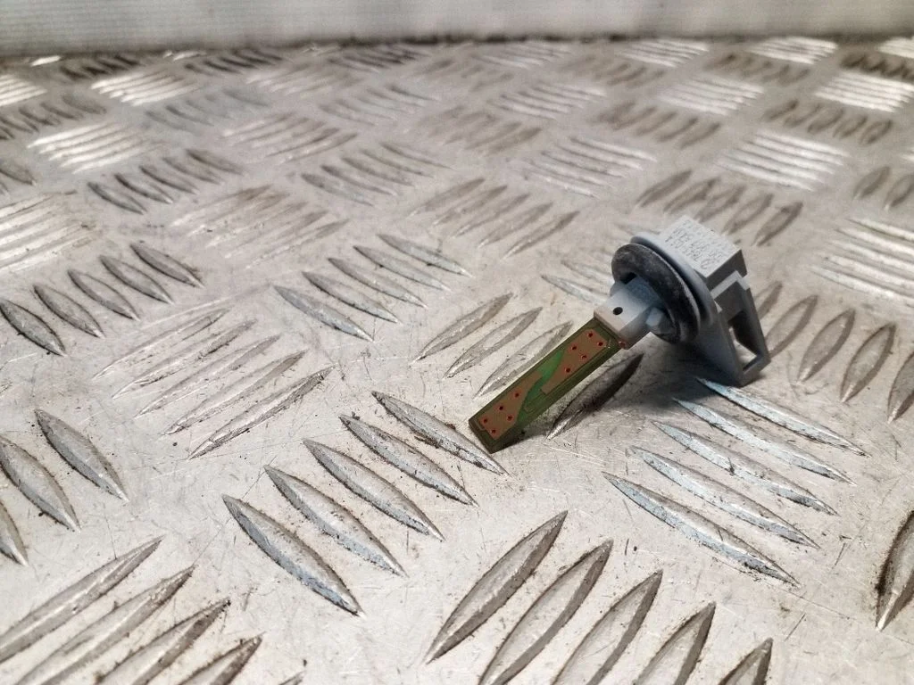 Salona temperatūras sensors 3D0907543A