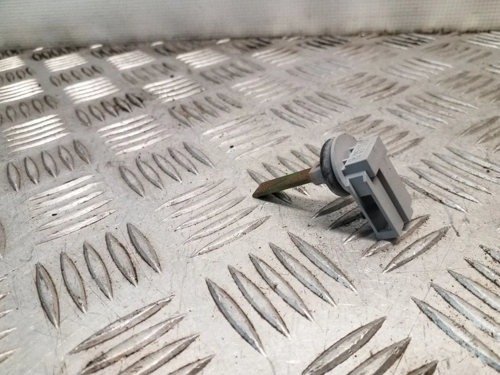 Salona temperatūras sensors 3D0907543A