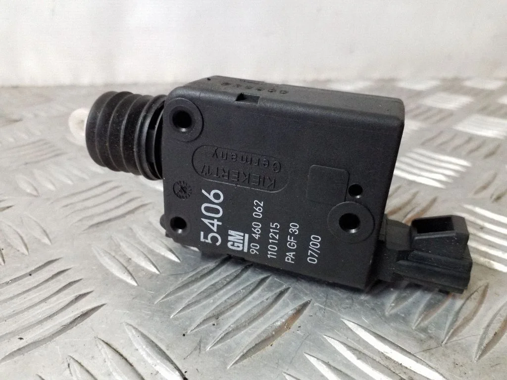 Centrālās atslēgas motoriņš 90460062