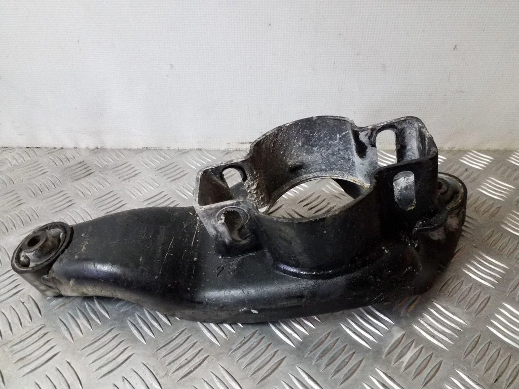 Priekinio reduktoriaus kronšteinas