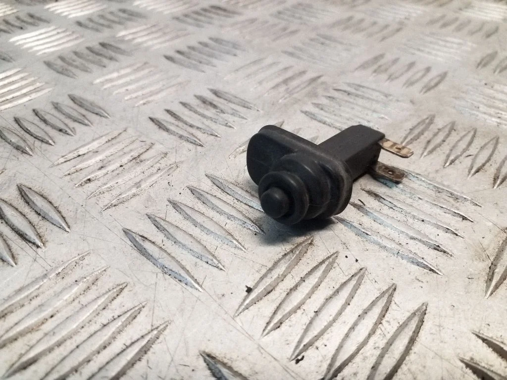Front door sensor coupe – Audi A4 S4 B5 8D (1999-2000)