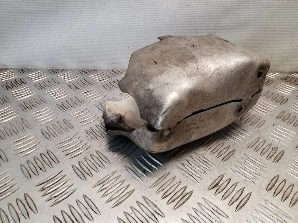 Exhaust heat shield – Volkswagen Touran II (2010-2016)