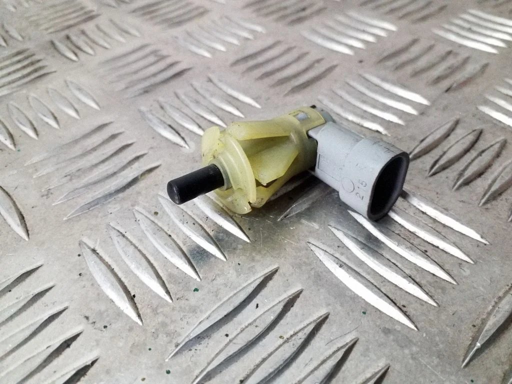 Front door sensor coupe
