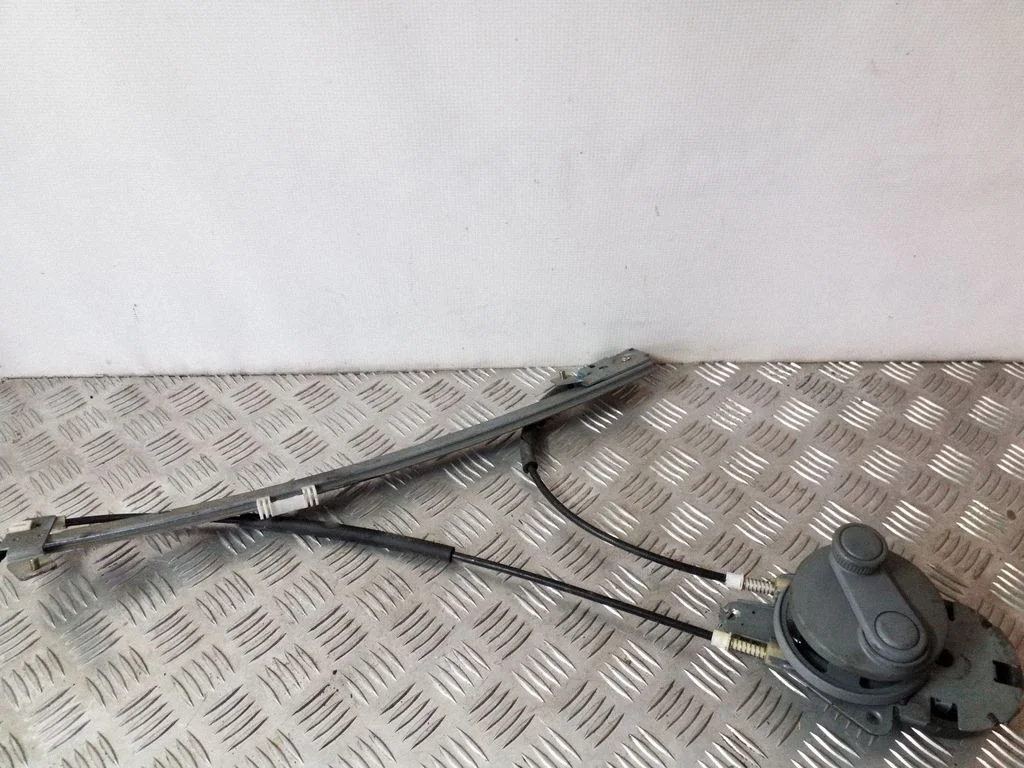 Mechaninis lango pakėlimo mechanizmas