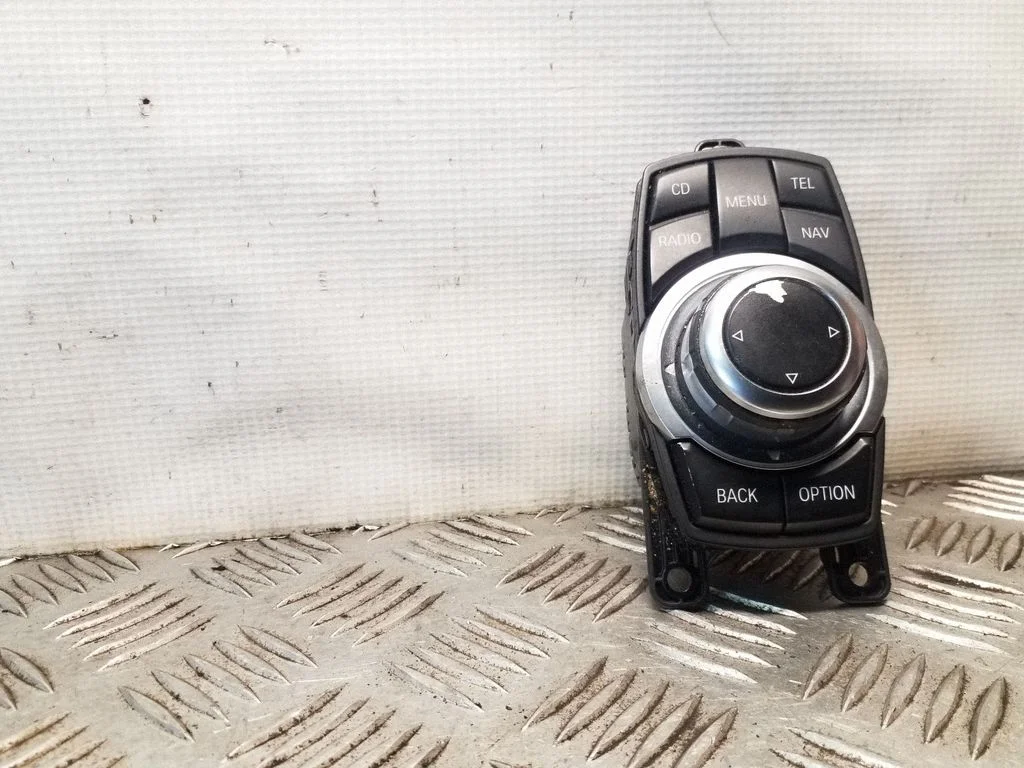 Head unit multimedia control – BMW 5 Series F10 F11 (2009-2016)