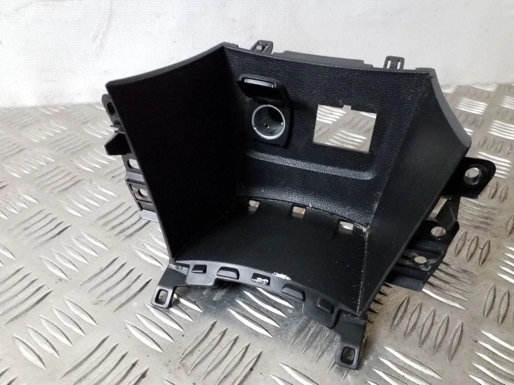 12 V lizdas (gale)