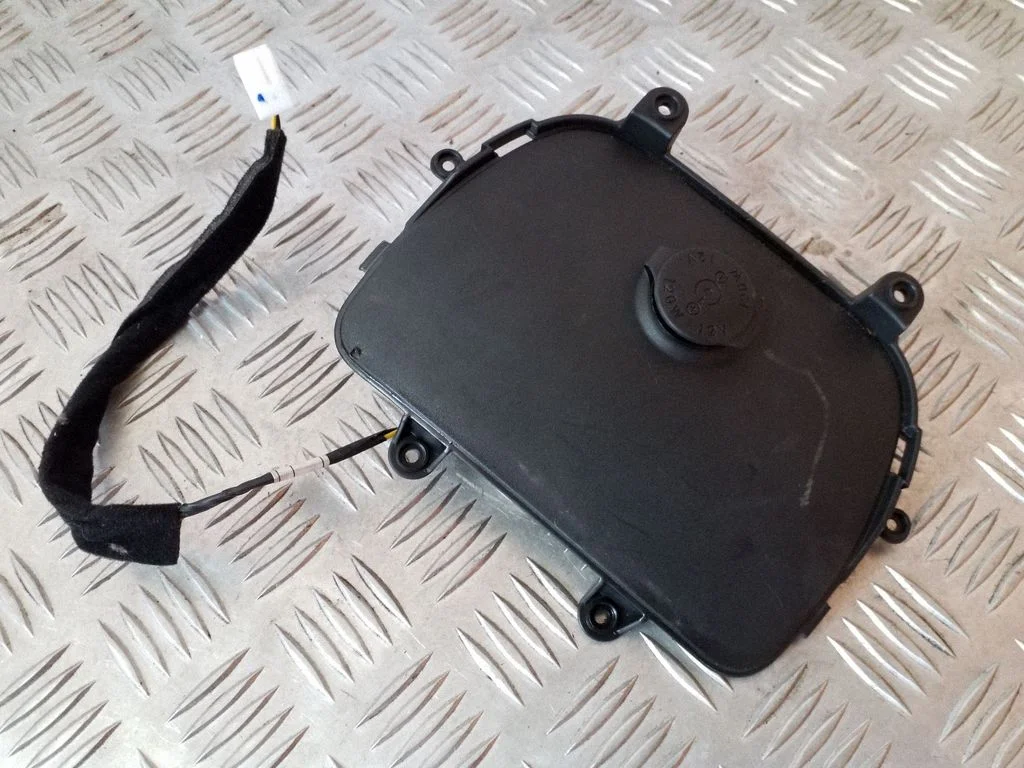 12 V lizdas (gale)