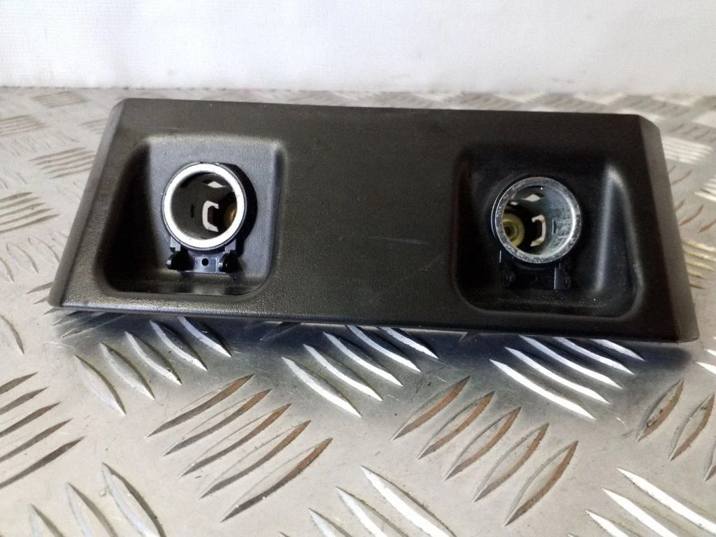 12 V lizdas (gale)