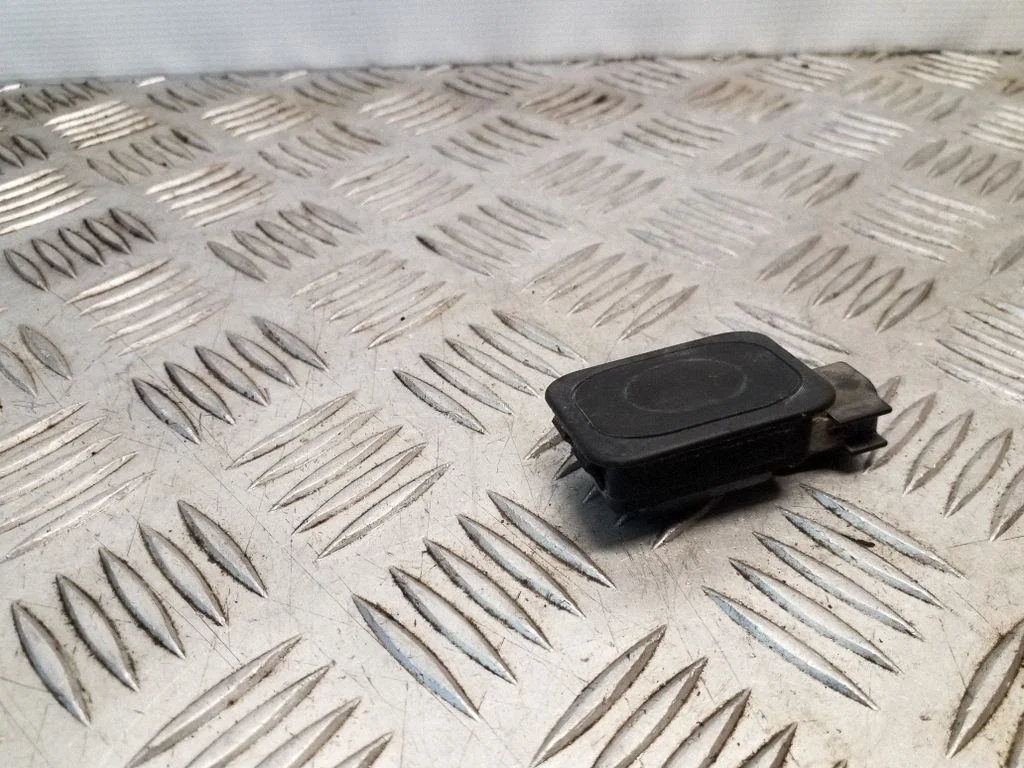 Bagāžnieka vāka atvēršanas slēdzis – Ford S-MAX (2006-2015)