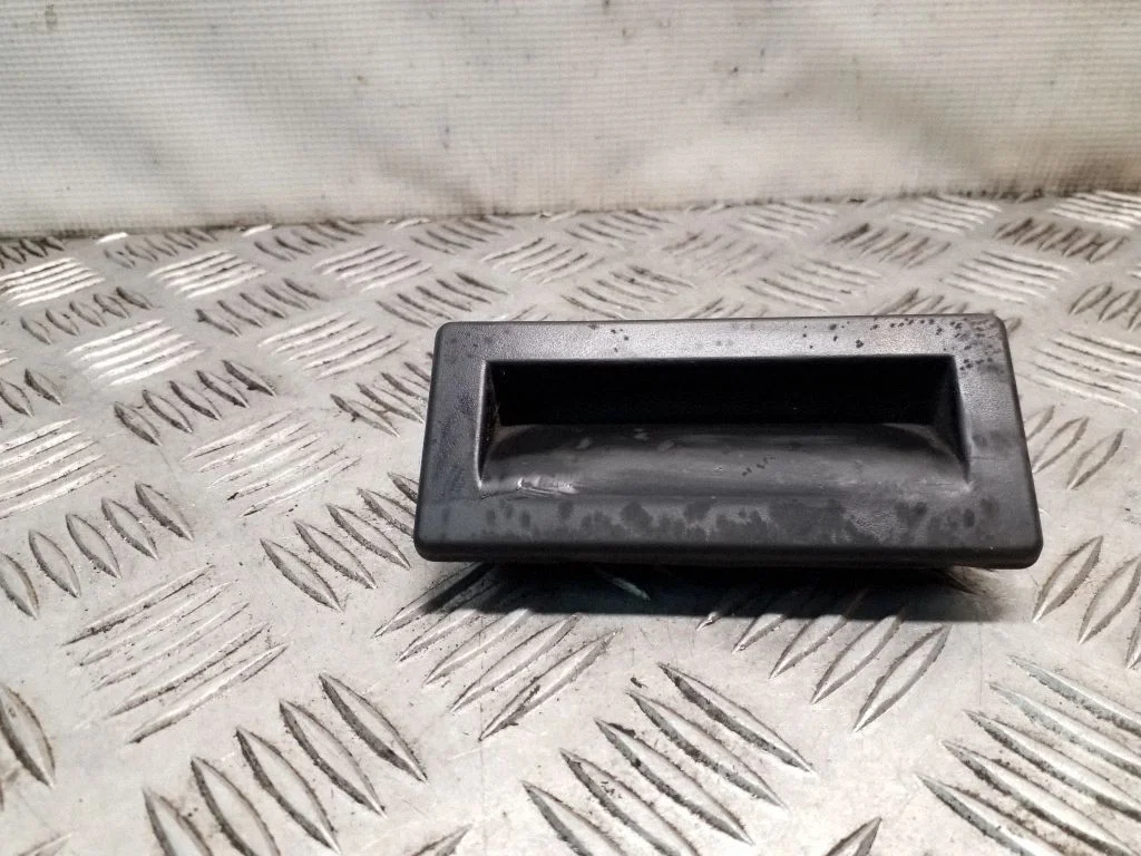 Tailgate opening switch 3V0827566