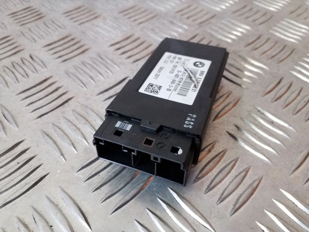 Seat control module 9216468