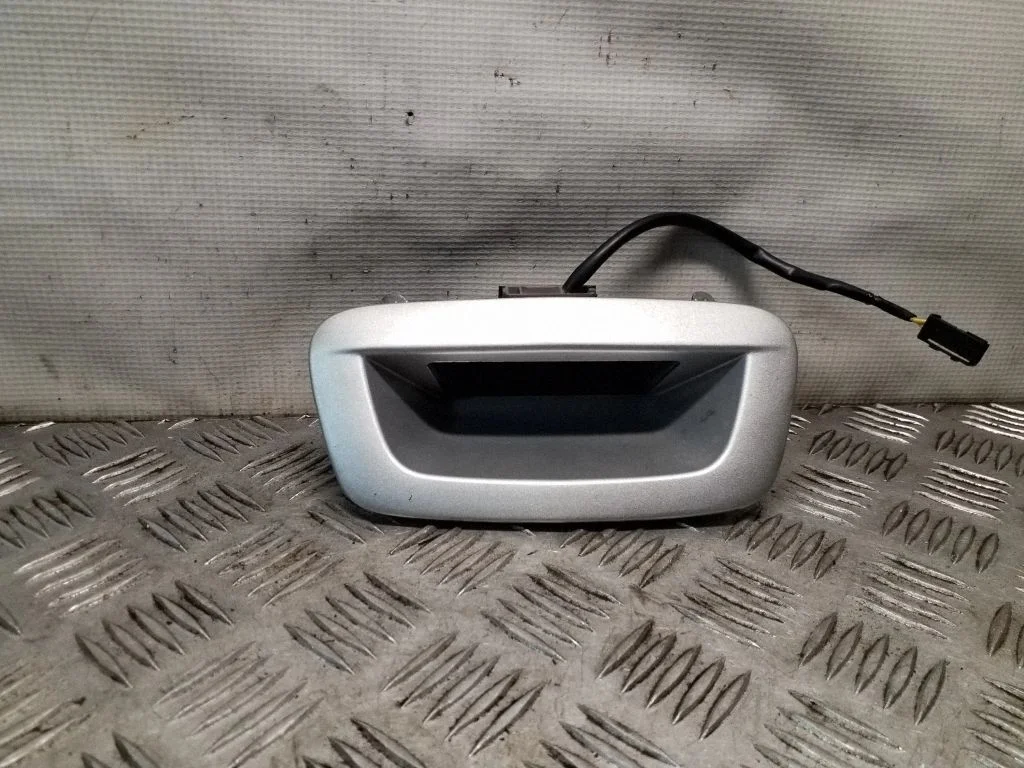 Pakiruumiluugi avamislüliti 95147493