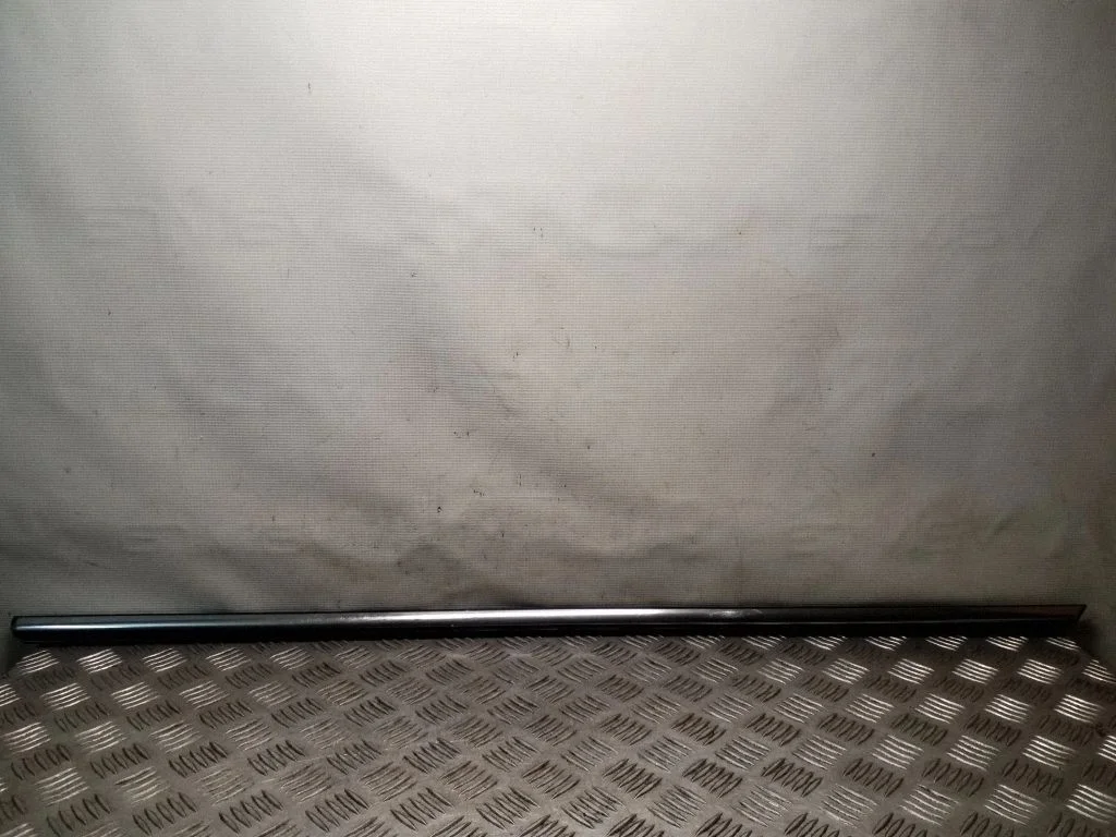Front door glass trim molding – left