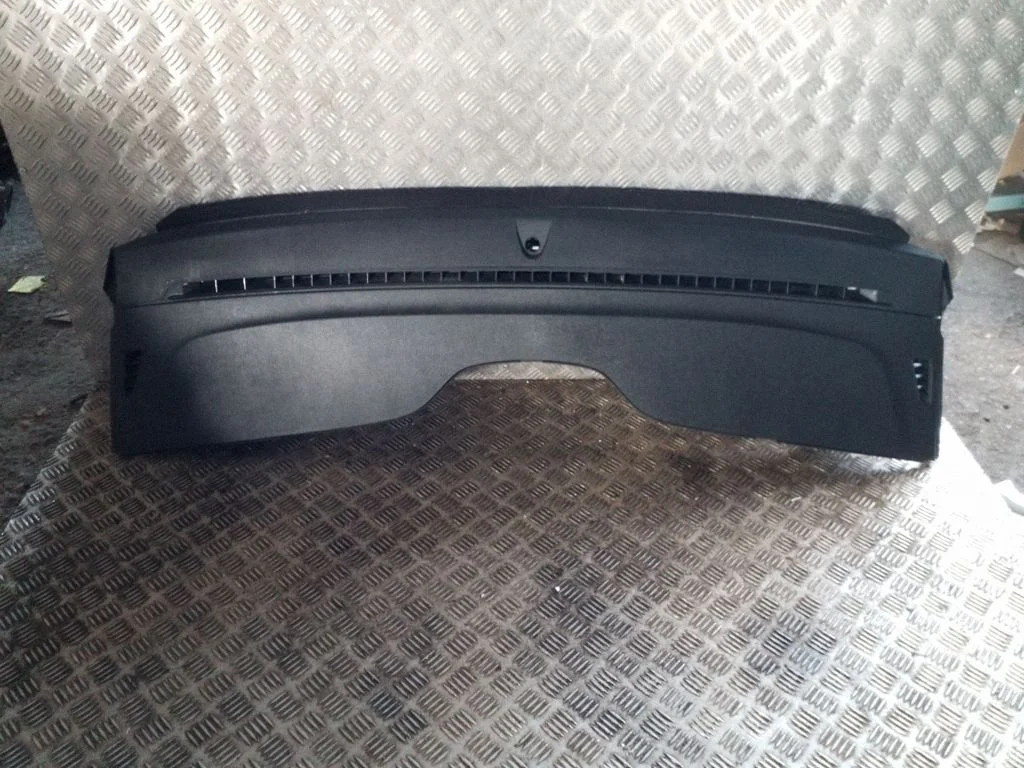 Armatuurlaua viimistlus AM2118A612A