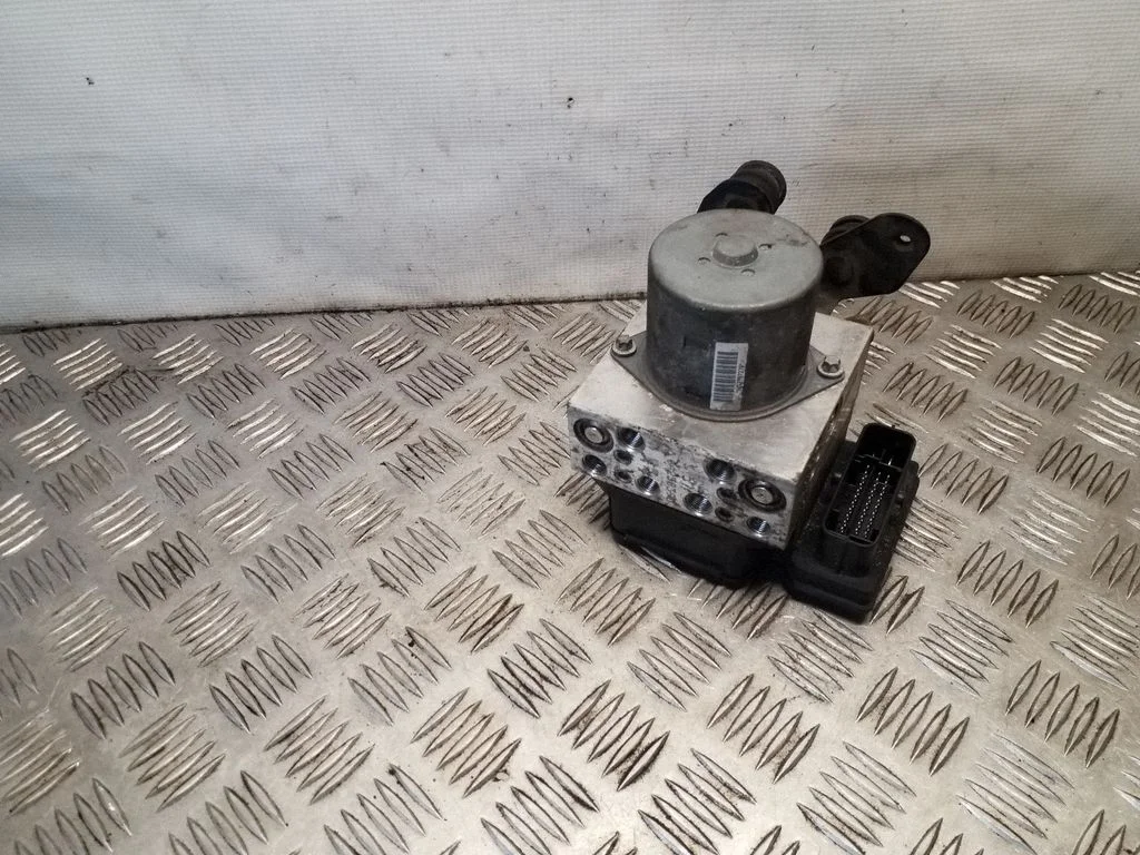 Pompa ABS 3AA614109BM