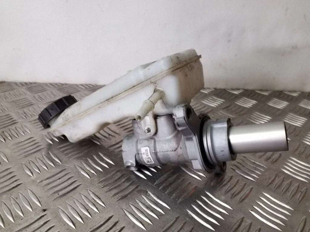 Master brake cylinder DV612140J