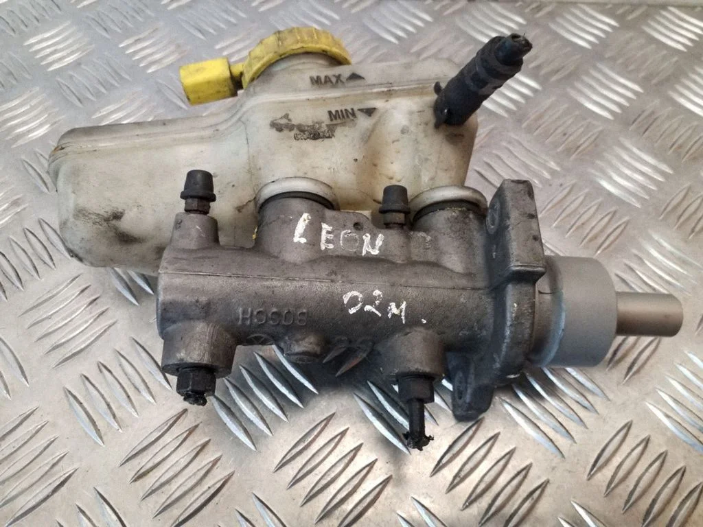 Master brake cylinder 0204221731
