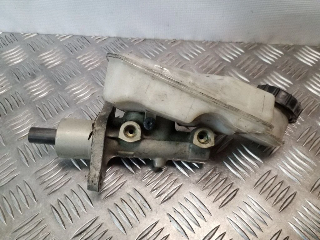 Master brake cylinder – Ford Focus C-MAX (2003-2010)