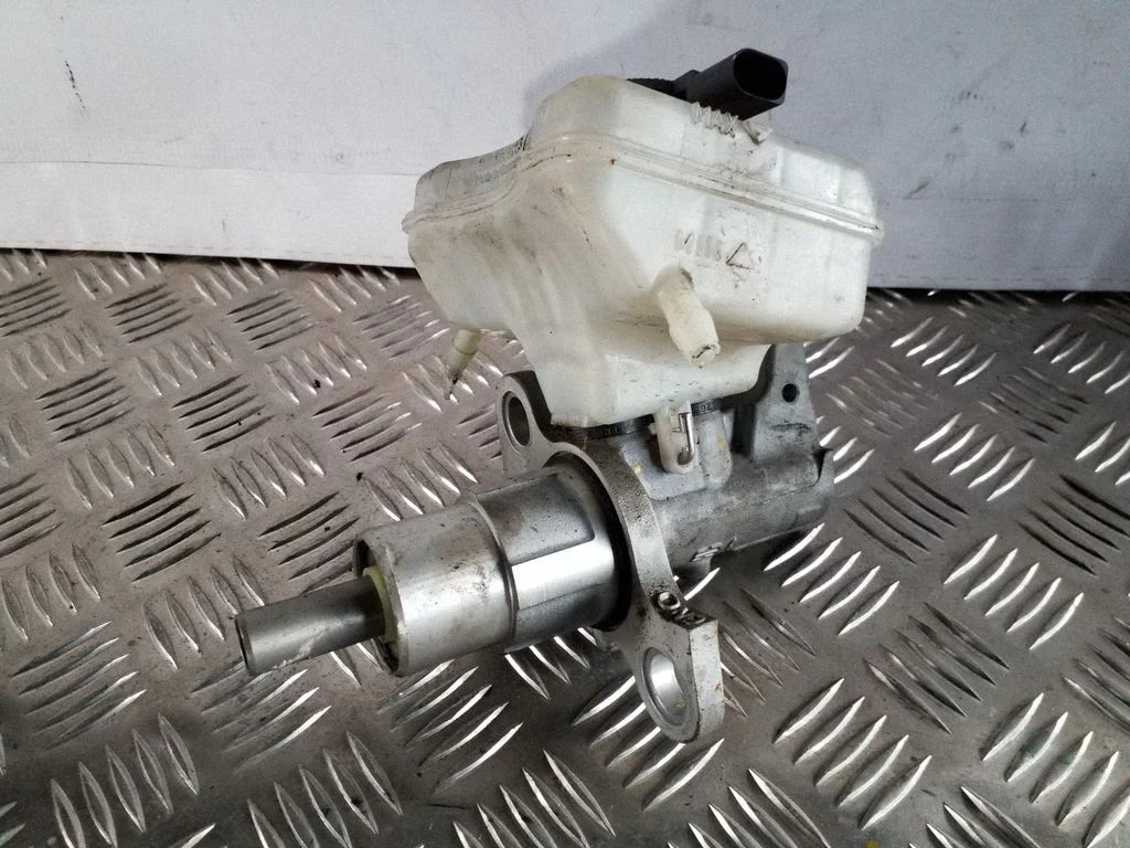 Master brake cylinder 8K0611301A