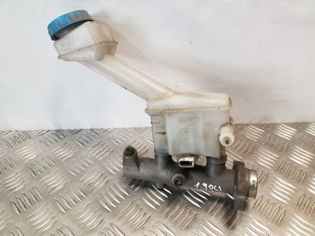 Master brake cylinder 22486579
