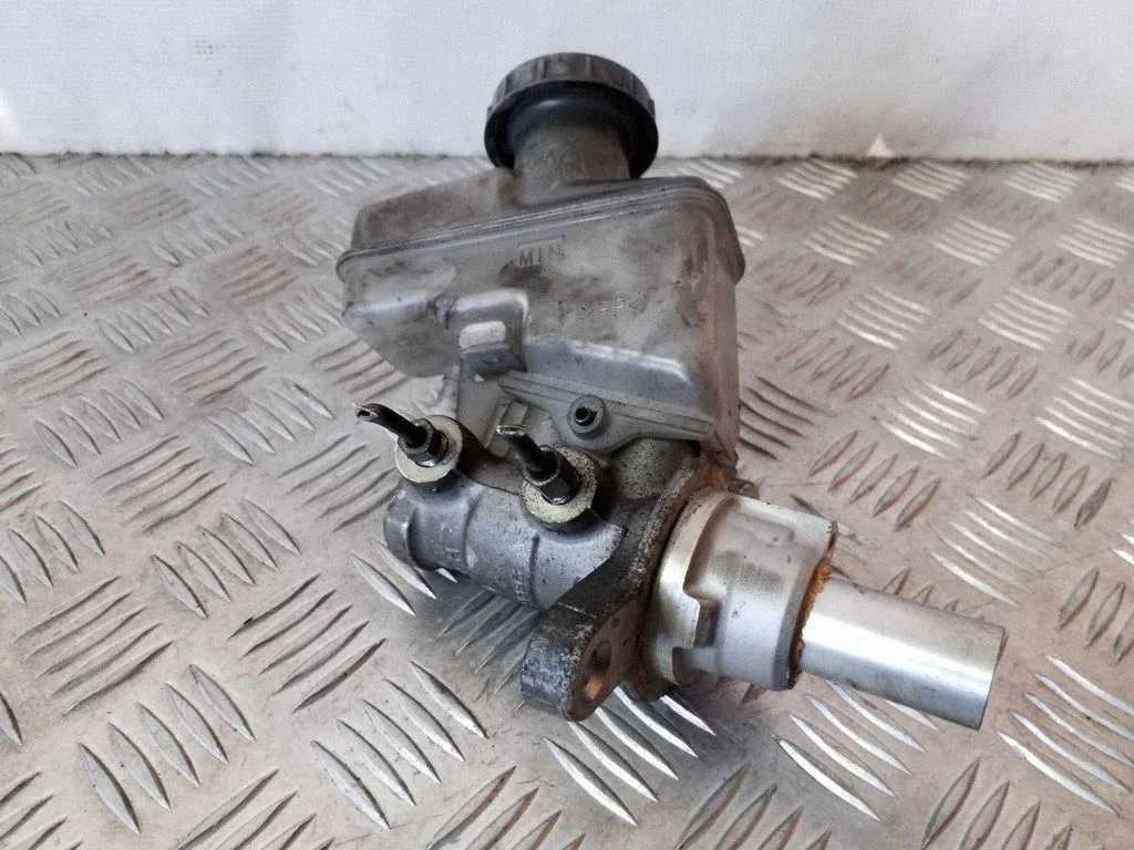Master brake cylinder 0204223393