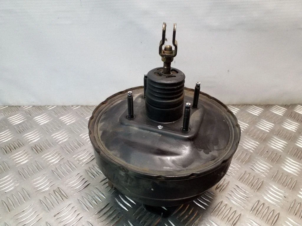 Brake booster – Mitsubishi Pajero Sport I (1996-2008)