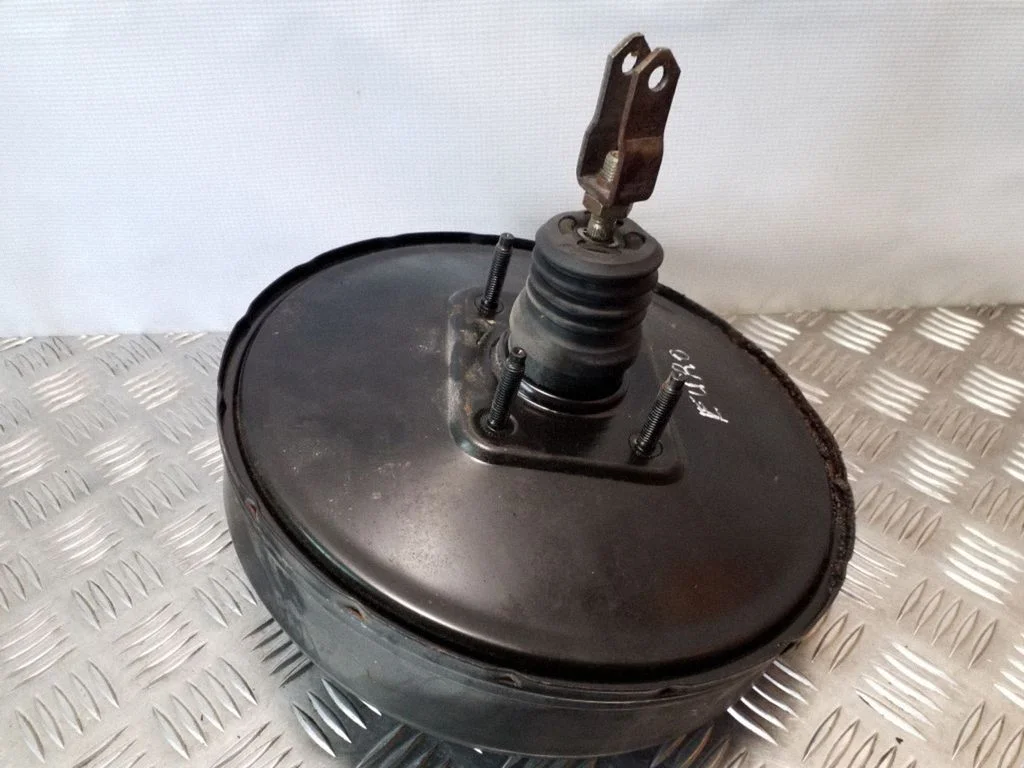 Brake booster 46007AV621