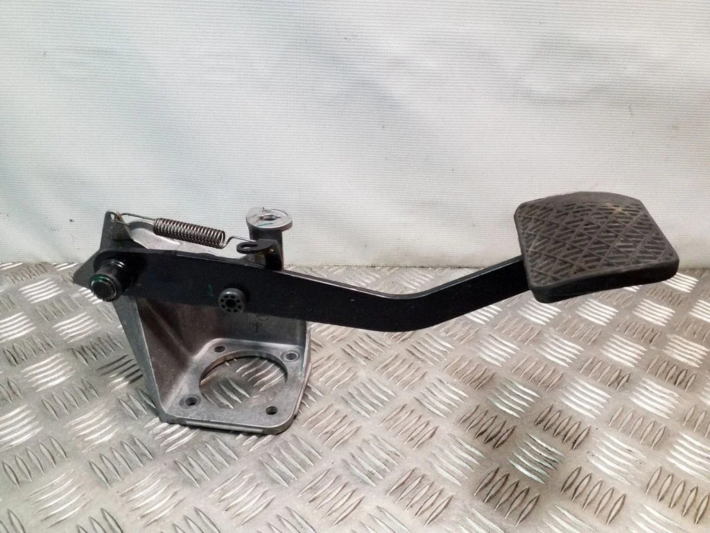 Brake pedal A2202900719
