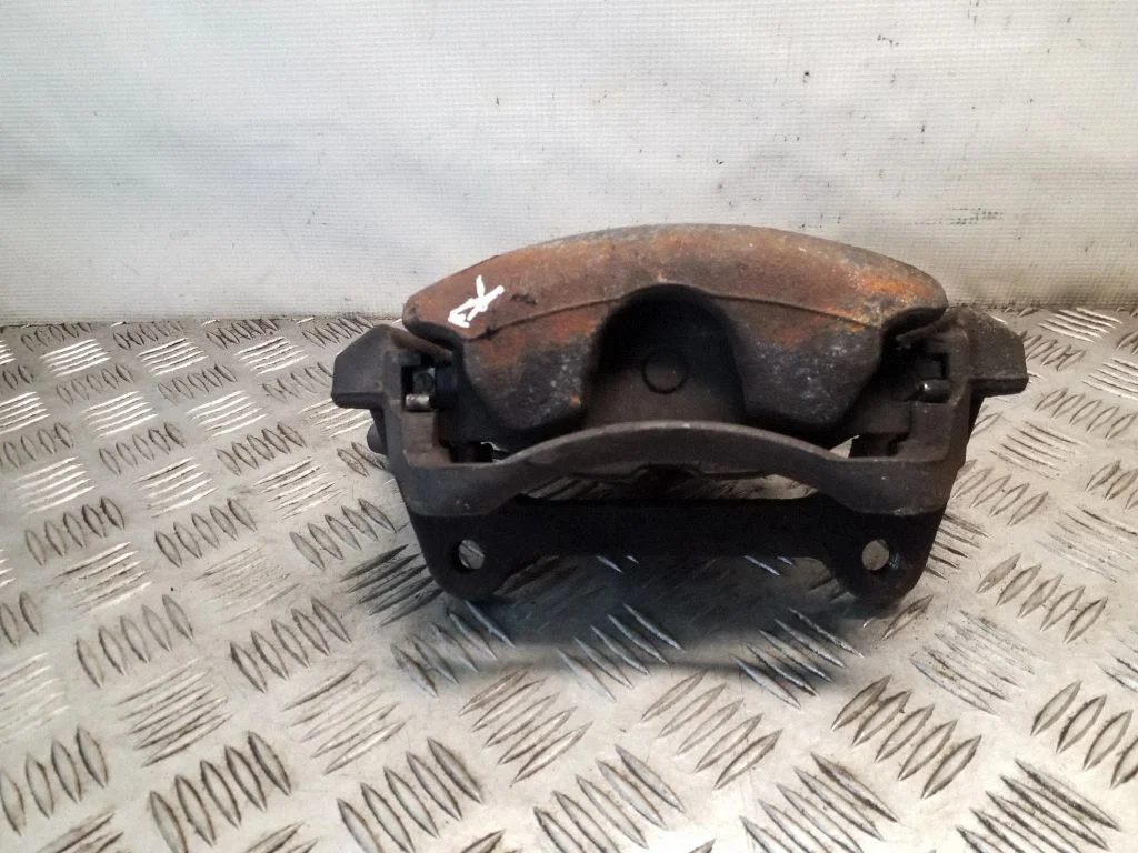 Front brake caliper – right