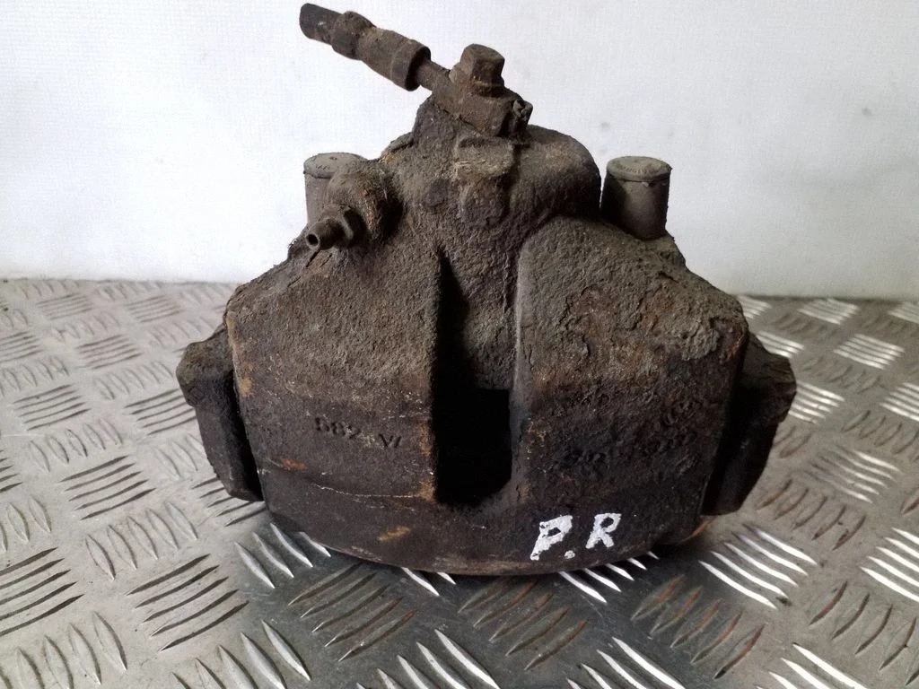 Front brake caliper – right
