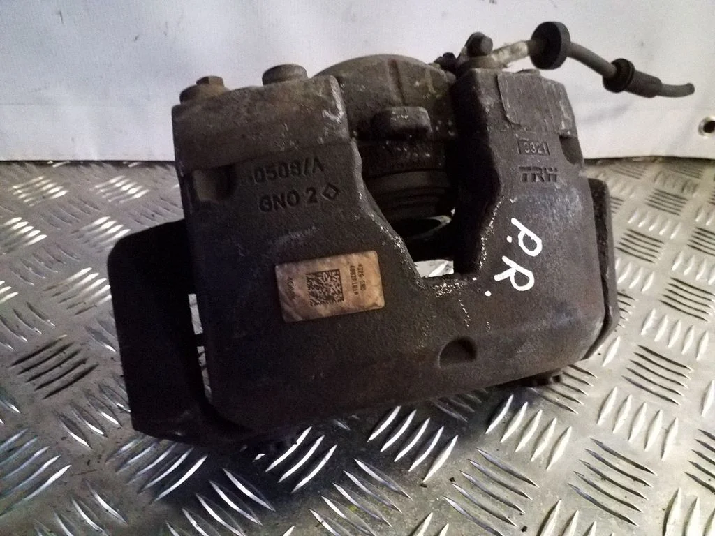 Front brake caliper 4G6AK