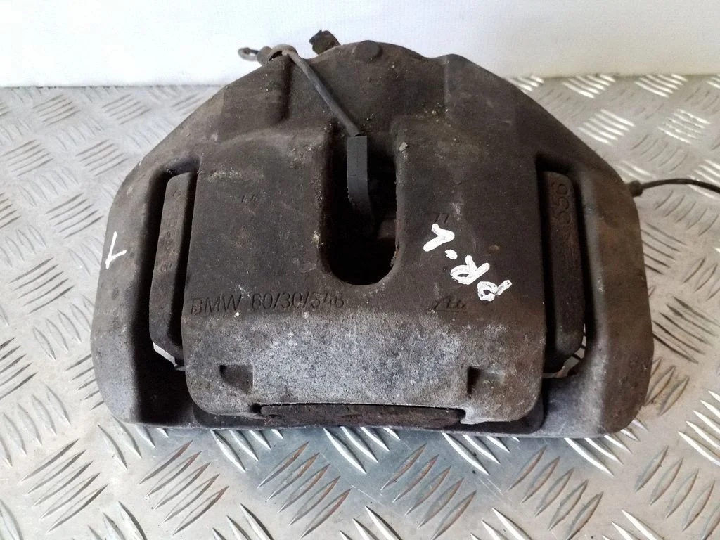 Front brake caliper – left