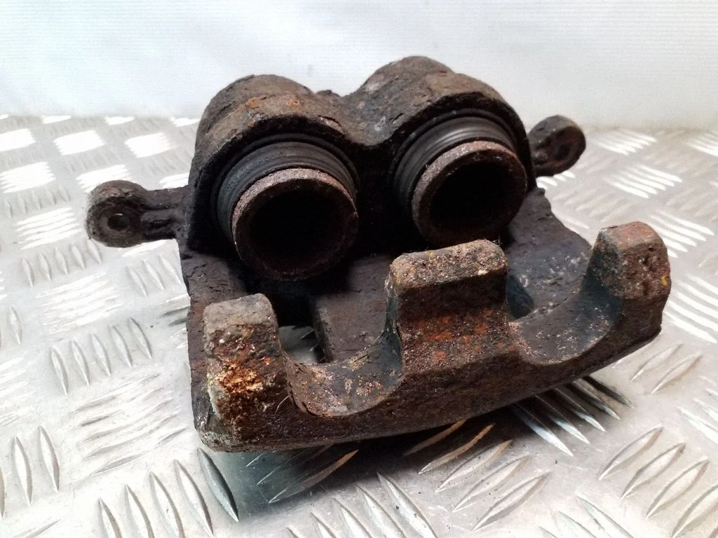 Front brake caliper – right
