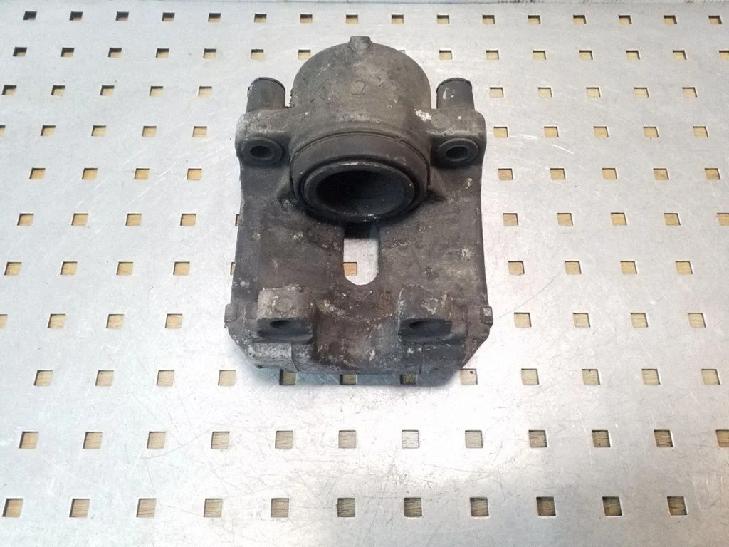 Front brake caliper – BMW 5 Series E39 (1996-2003)