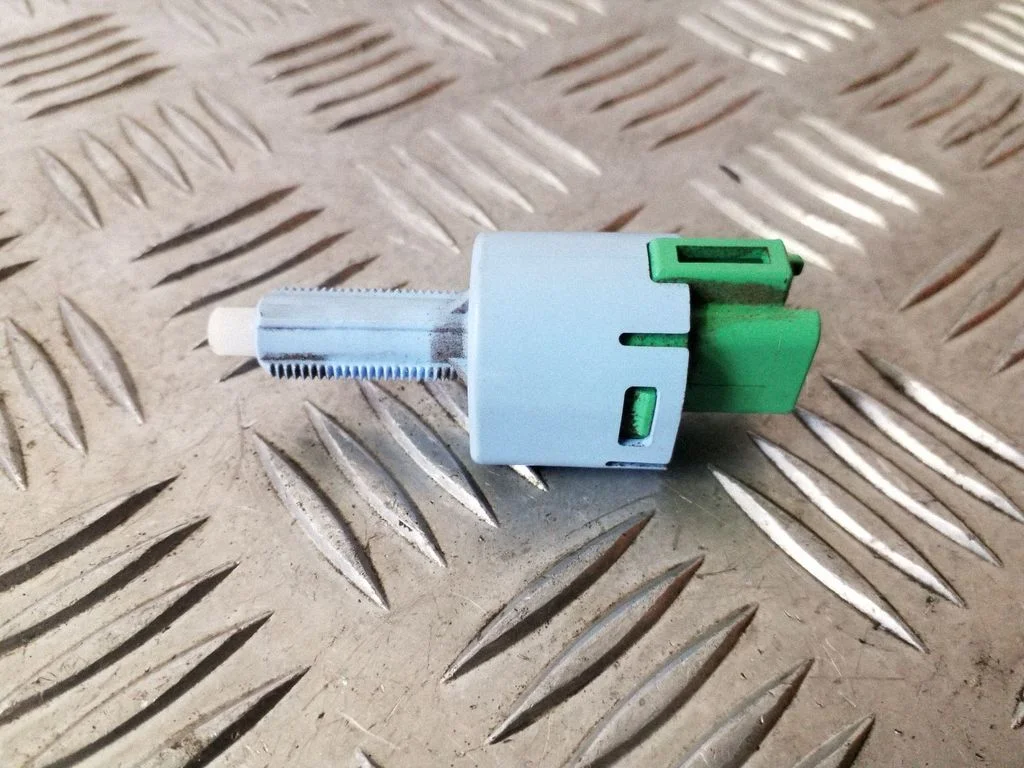 Brake pedal sensor switch