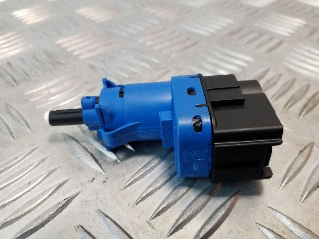 Brake pedal sensor switch BN7N