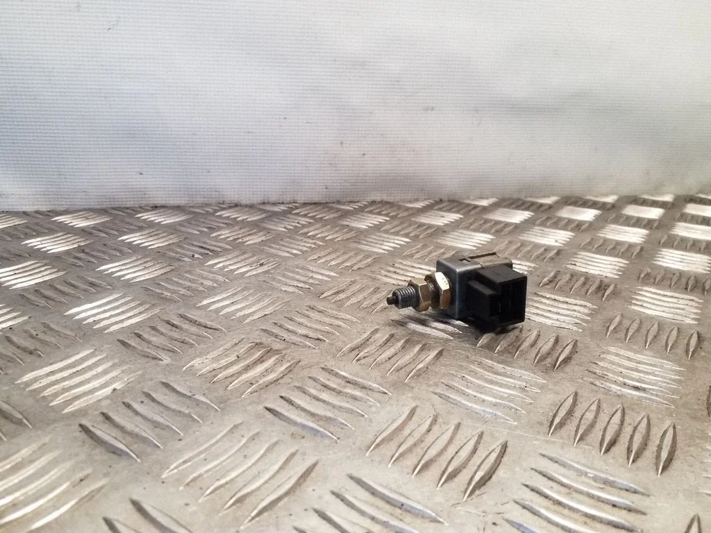 Brake pedal sensor switch 9381038110