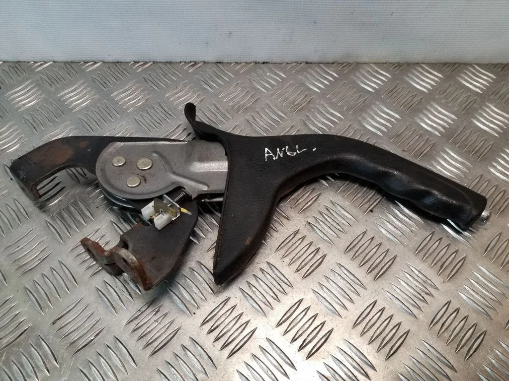 Handbrake/parking brake lever assembly