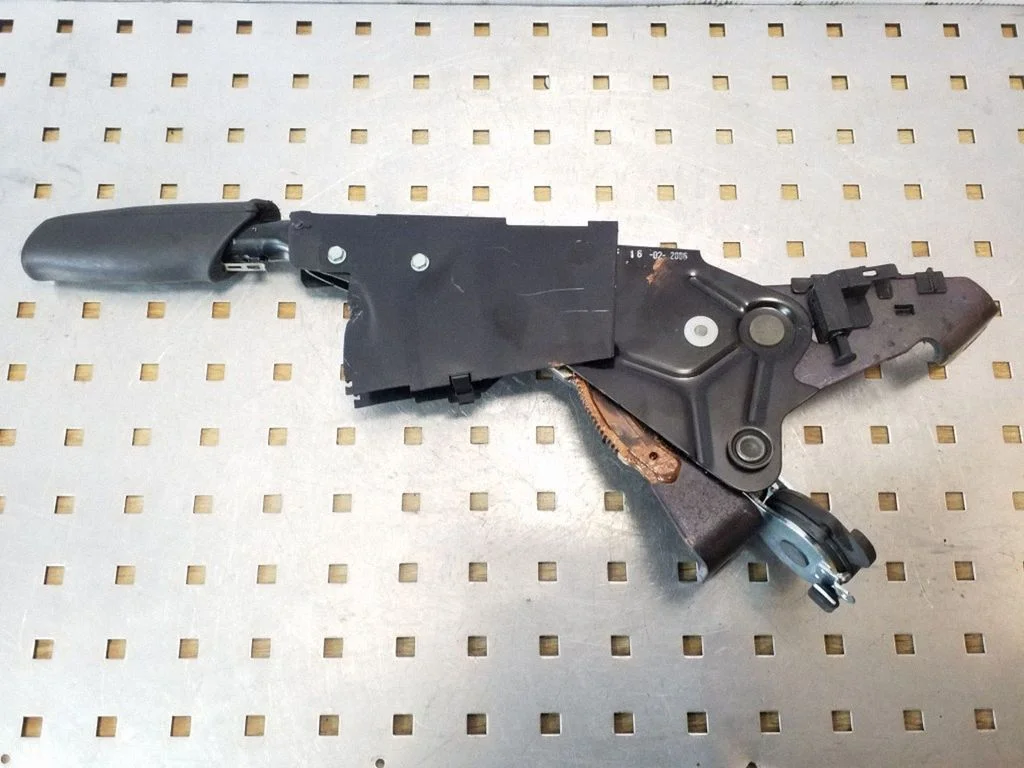 Handbrake/parking brake lever assembly – Audi A4 S4 B7 8E 8H (2005-2008)