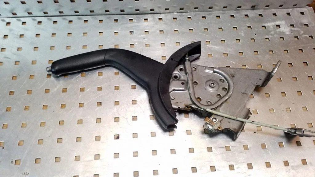 Handbrake/parking brake lever assembly