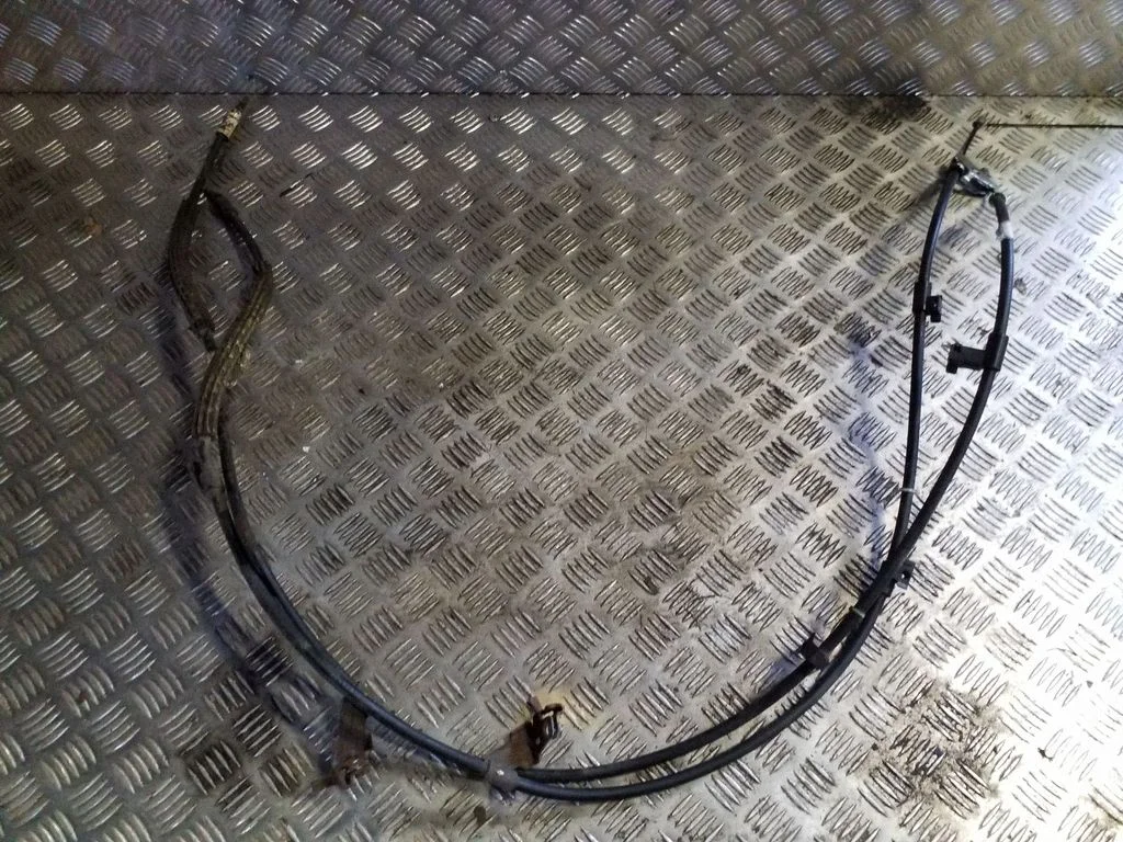 Handbrake/parking brake wiring cable
