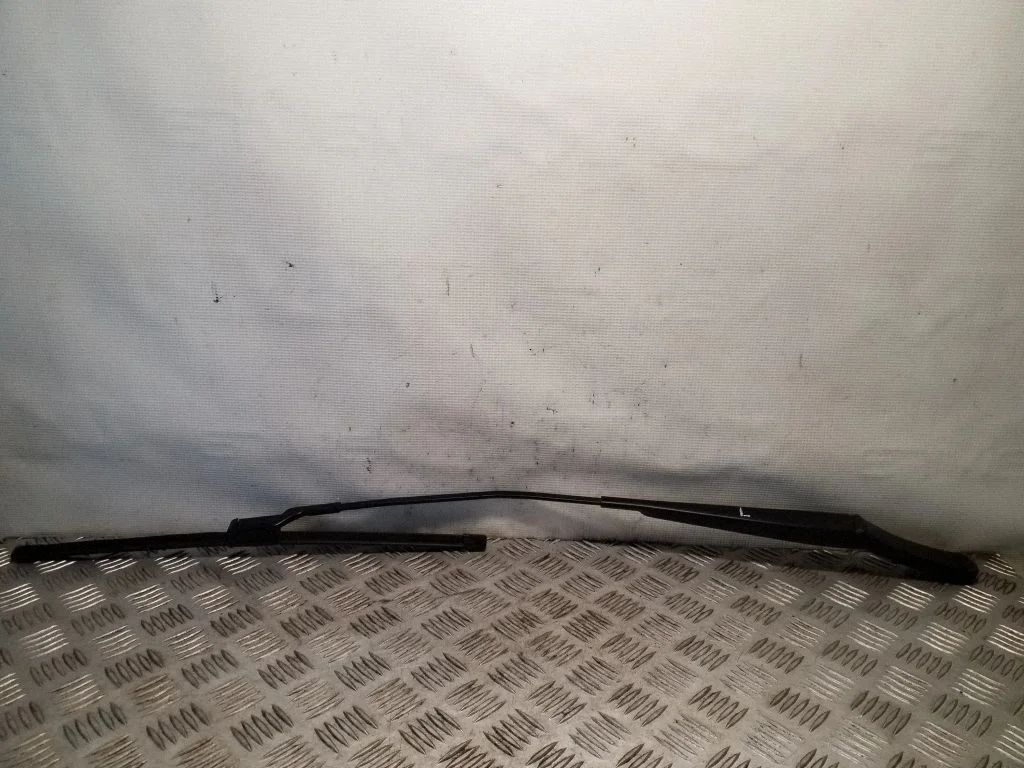 Front wiper blade arm 3V2955409