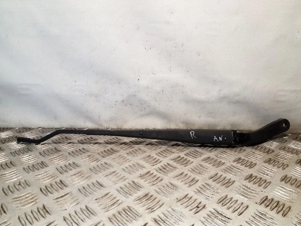 Front wiper blade arm – right