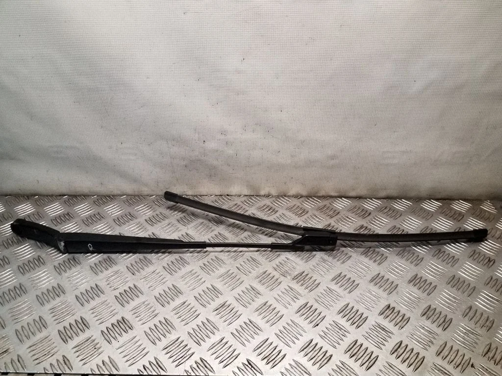 Front wiper blade arm 5N2955410