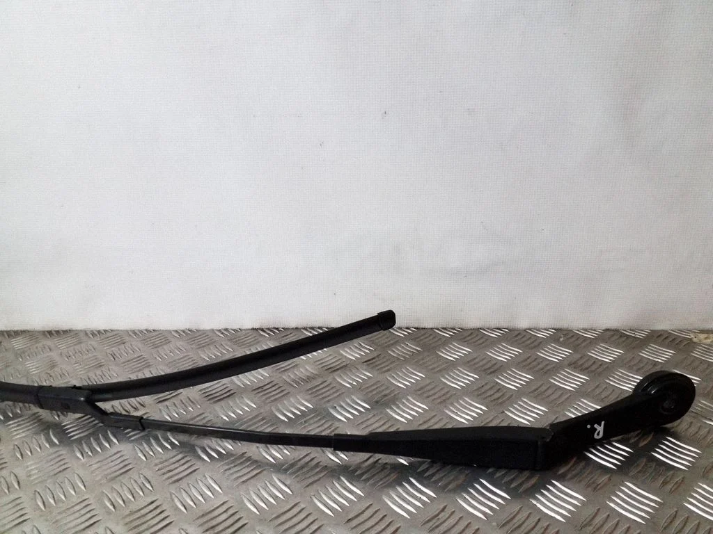 Front wiper blade arm BM5117526BB