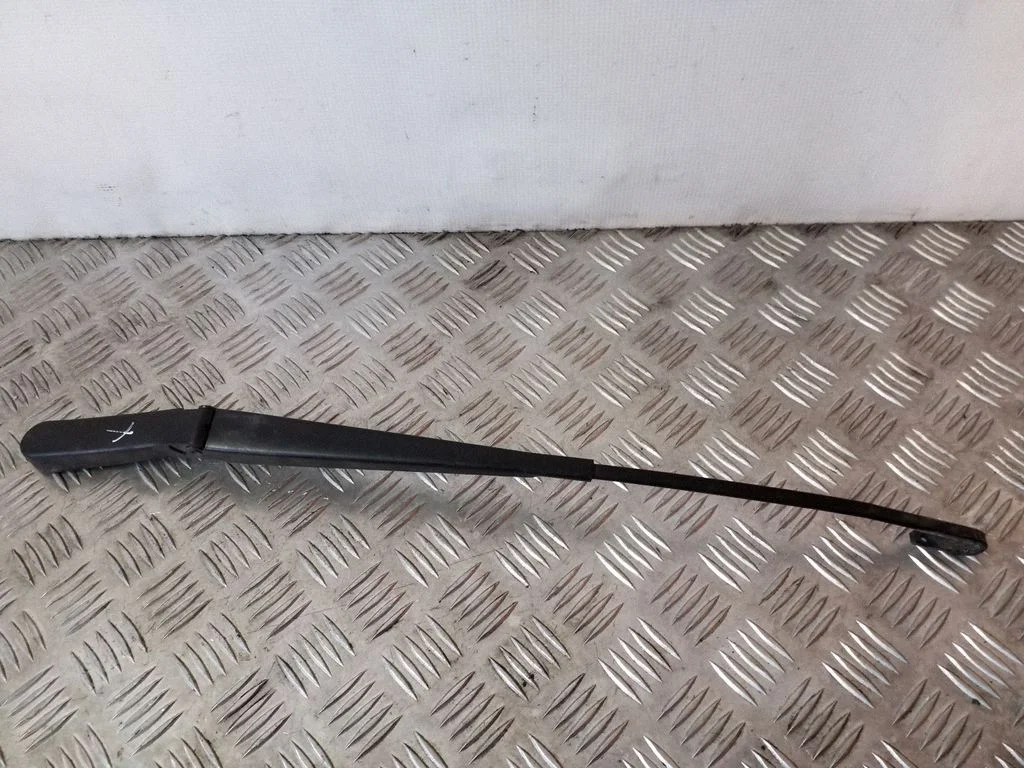 Priekšējā stikla tīrītāja svira 90582558